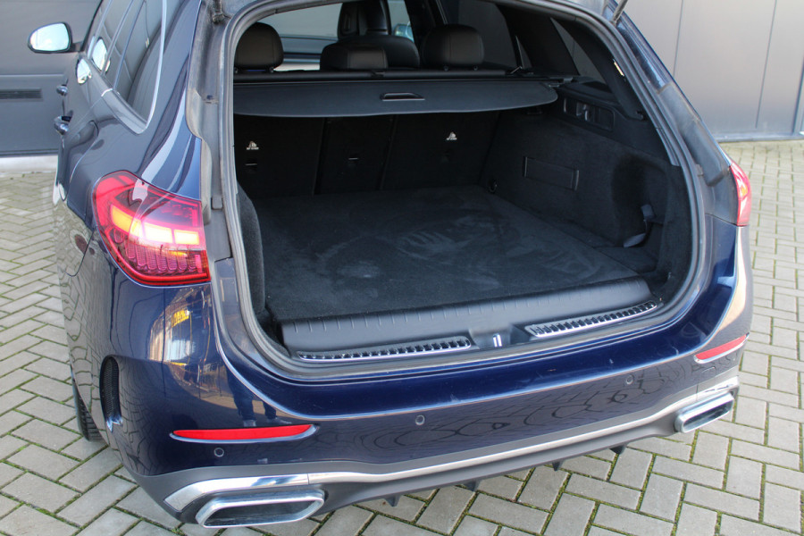 Mercedes-Benz C-Klasse 300 e AMG Line | DODE HOEK | KEYLESS | ELEK TREKHAAK | CAMERA | AMBIENTLIGHT |