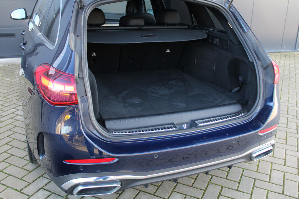 Mercedes-Benz C-Klasse 300 e AMG Line | DODE HOEK | KEYLESS | ELEK TREKHAAK | CAMERA | AMBIENTLIGHT |