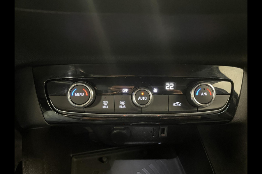 Opel CORSA-E Elegance 50 kWh Navigatie Apple Carplay/Android Auto Camera Parkeersensoren Adaptive Cruise Control Lichtmetalen velgen Climate Control