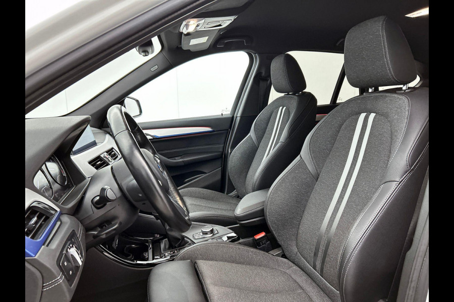 BMW X1 xDrive25e Exe PLUG-In M Sport Shadow TREKHAAK | 1/2 LEER | EL. ACHTERKLEP | 18"LM