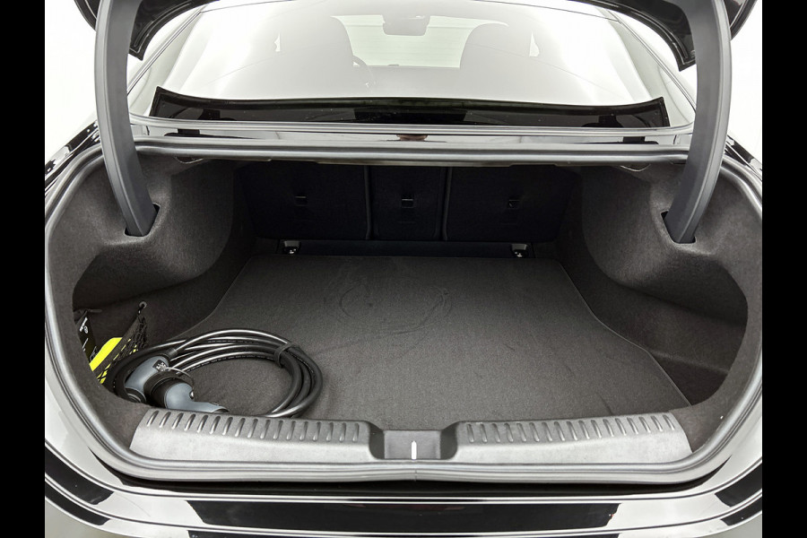 Mercedes-Benz CLA-Klasse 250+ Launch Edition 85 kWh | Smartphone integratie | Warmtepomp | Nightpakket | Memorypakket  | Antidiefstal pakket URBAN GUARD | Adaptieve Cruisecontrol | Multibeam LED |