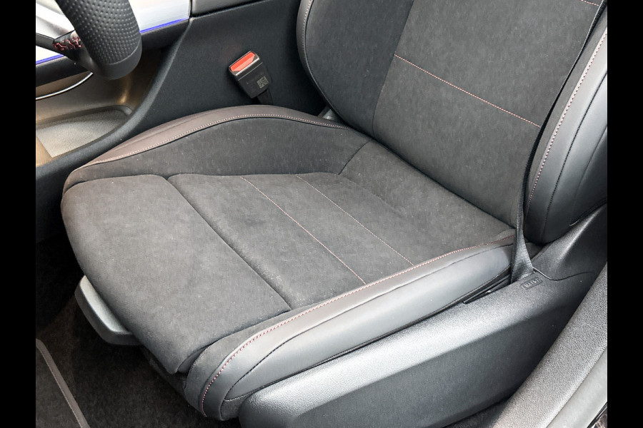 Mercedes-Benz CLA-Klasse 250+ Launch Edition 85 kWh | Smartphone integratie | Warmtepomp | Nightpakket | Memorypakket  | Antidiefstal pakket URBAN GUARD | Adaptieve Cruisecontrol | Multibeam LED |