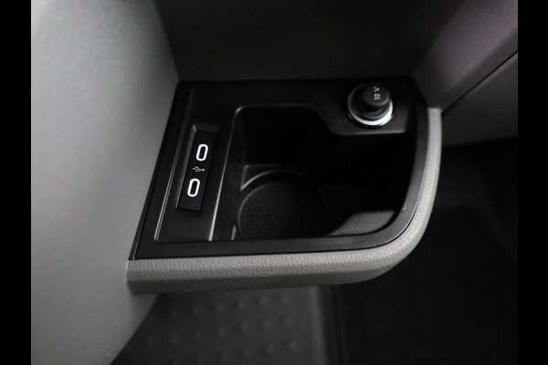 Volkswagen Transporter 2.0 TDI L2H1 28 Comfortline 110 pk | Verlengde garantie | Navigatie via App | Parkeersensoren achter | Cruise control |