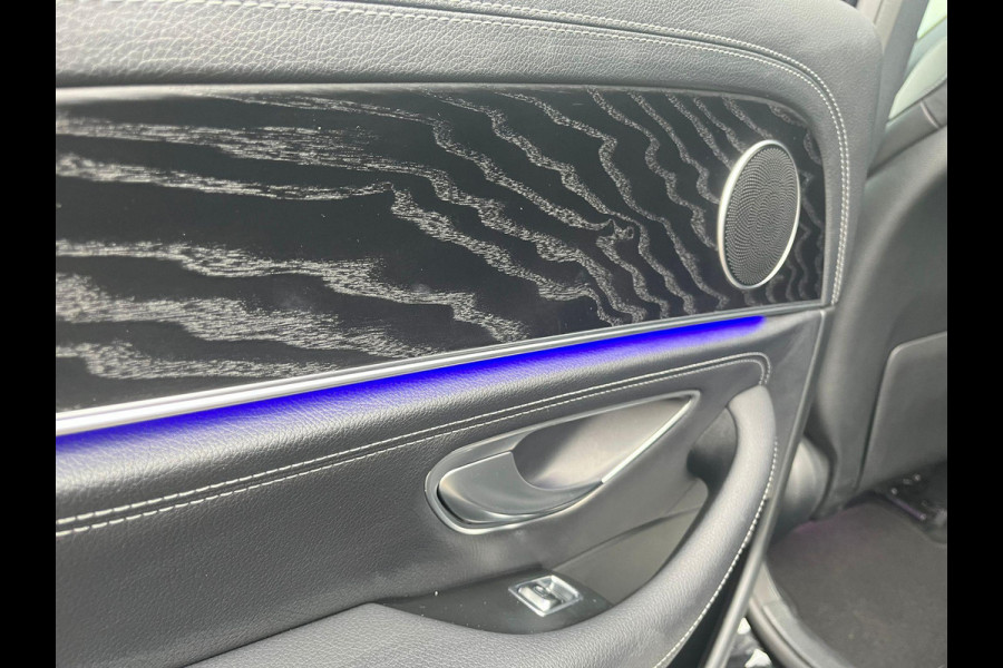 Mercedes-Benz E-Klasse 300 e AMG Line | 320pk PHEV | Elektrisch panoramadak / schuifdak | Stoelverwarming | Bestuurdersstoel Met Geheugen | Achteruitrijcamera