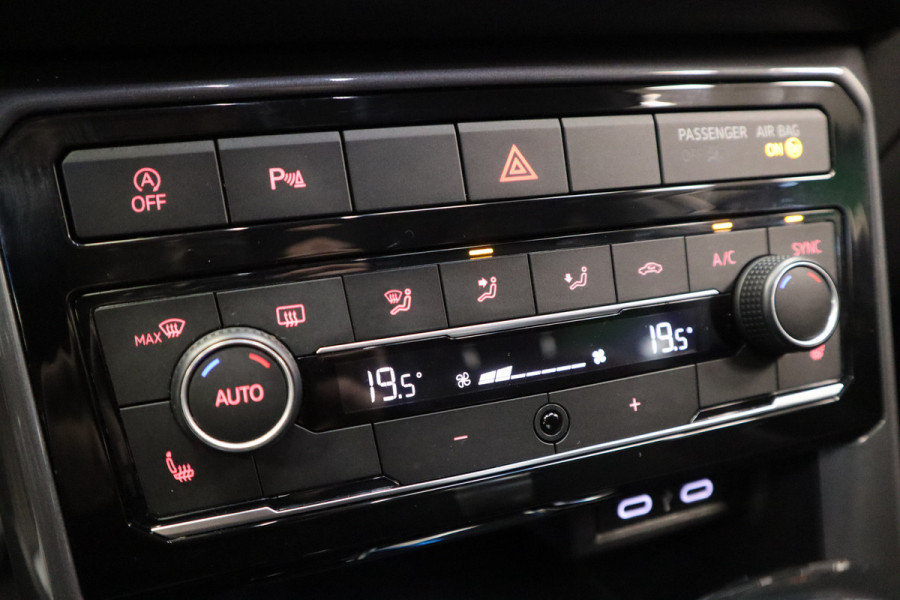 Volkswagen T-Cross 1.0 TSI Style Business R ACC PDC Blindspot Automaat VCP 24 maanden garantie mogelijk (*vraag naar de voorwaarden)