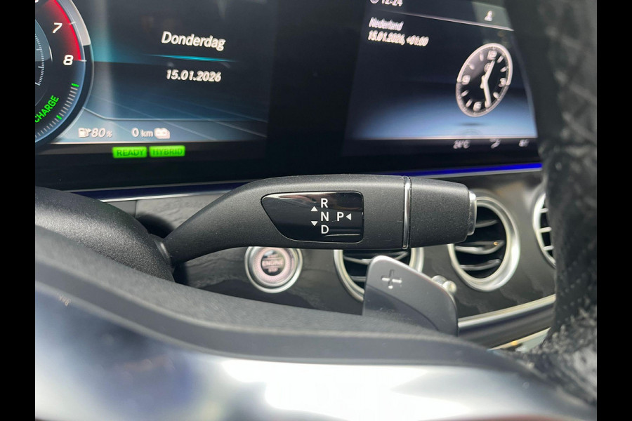 Mercedes-Benz E-Klasse 300 e AMG Line | 320pk PHEV | Elektrisch panoramadak / schuifdak | Stoelverwarming | Bestuurdersstoel Met Geheugen | Achteruitrijcamera