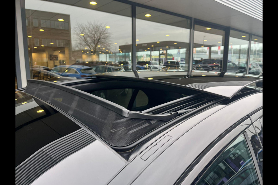 Mercedes-Benz E-Klasse 300 e AMG Line | 320pk PHEV | Elektrisch panoramadak / schuifdak | Stoelverwarming | Bestuurdersstoel Met Geheugen | Achteruitrijcamera