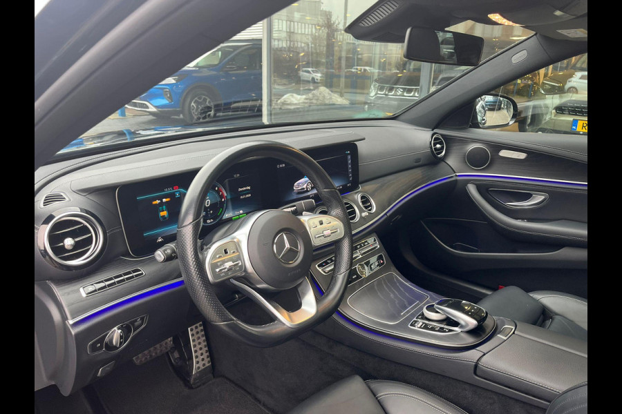 Mercedes-Benz E-Klasse 300 e AMG Line | 320pk PHEV | Elektrisch panoramadak / schuifdak | Stoelverwarming | Bestuurdersstoel Met Geheugen | Achteruitrijcamera