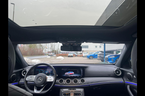 Mercedes-Benz E-Klasse 300 e AMG Line | 320pk PHEV | Elektrisch panoramadak / schuifdak | Stoelverwarming | Bestuurdersstoel Met Geheugen | Achteruitrijcamera