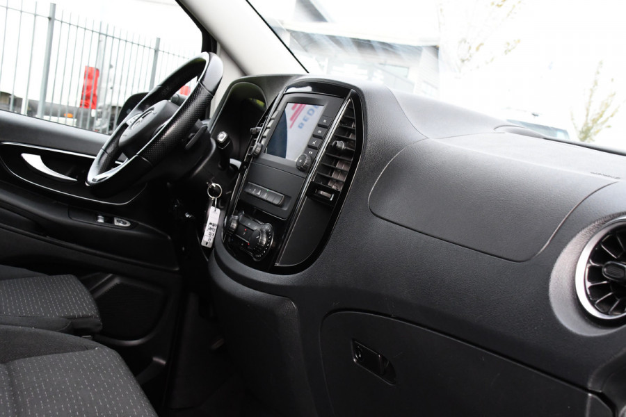 Mercedes-Benz Vito 116 CDI L2 Black Edition Camera, Cruise, Carplay, 164PK, LED, Trekhaak, Stoelverwarming, multimedia, Uniek!
