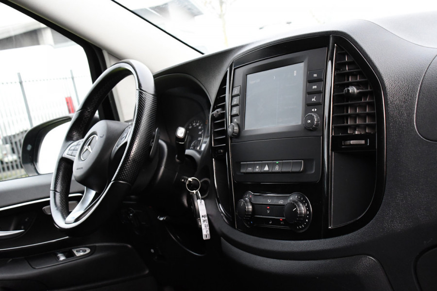 Mercedes-Benz Vito 116 CDI L2 Black Edition Camera, Cruise, Carplay, 164PK, LED, Trekhaak, Stoelverwarming, multimedia, Uniek!