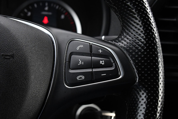 Mercedes-Benz Vito 116 CDI L2 Black Edition Camera, Cruise, Carplay, 164PK, LED, Trekhaak, Stoelverwarming, multimedia, Uniek!