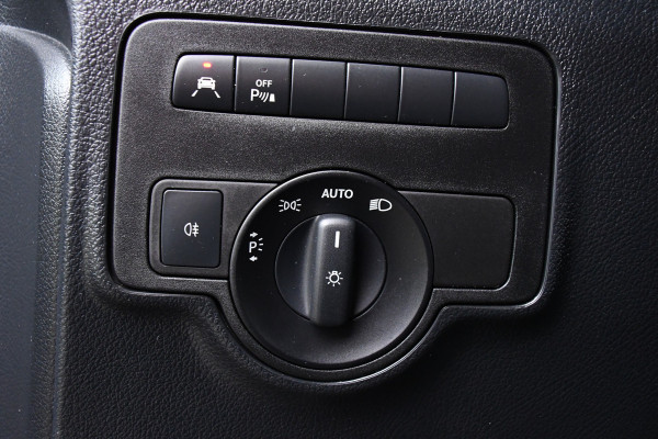 Mercedes-Benz Vito 116 CDI L2 Black Edition Camera, Cruise, Carplay, 164PK, LED, Trekhaak, Stoelverwarming, multimedia, Uniek!