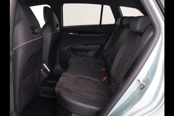 Škoda ENYAQ iV 80 Sportline | Panoramadak | Head-Up | Stoelverwarming | Adaptive cruise | 360 Camera | Leder/Alcantara | Keyless | Navigatie | Achterbankverwarming | Carplay | Matrix LED