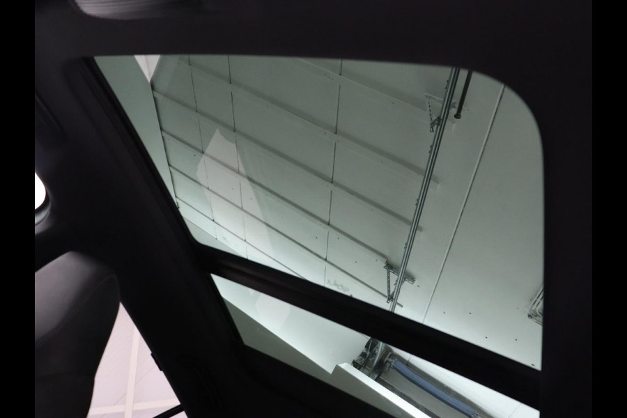 Škoda ENYAQ iV 80 Sportline | Panoramadak | Head-Up | Stoelverwarming | Adaptive cruise | 360 Camera | Leder/Alcantara | Keyless | Navigatie | Achterbankverwarming | Carplay | Matrix LED