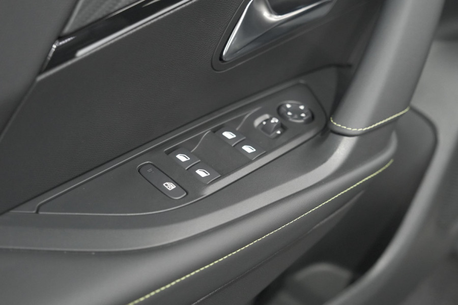 Peugeot e-2008 EV GT Avantage 54 kWh | 360 Camera | Massage Functie | Dodehoekdetectie | Stoelverwarming