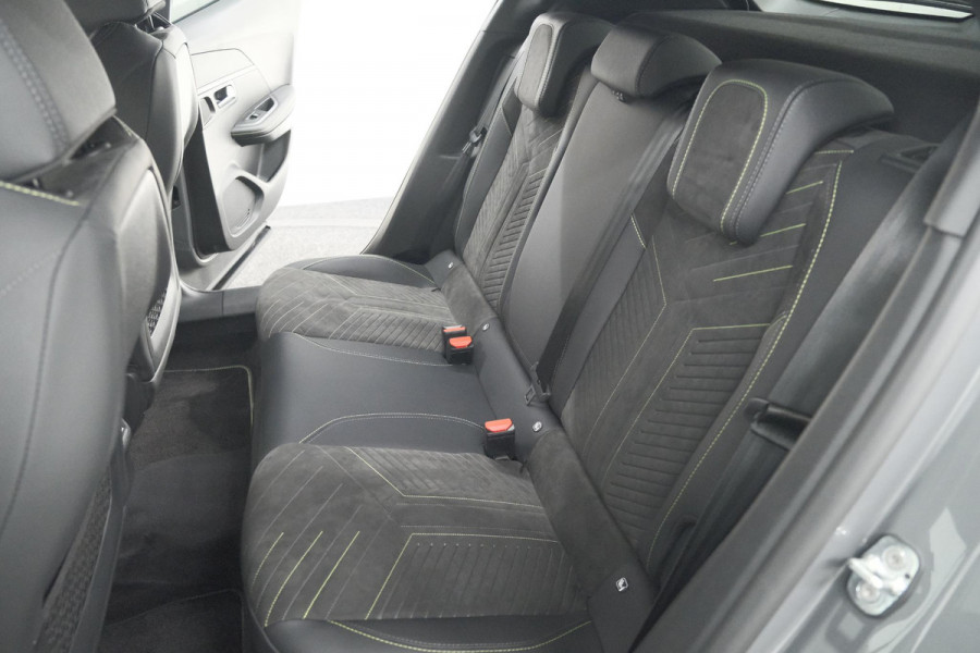Peugeot e-2008 EV GT Avantage 54 kWh | 360 Camera | Massage Functie | Dodehoekdetectie | Stoelverwarming
