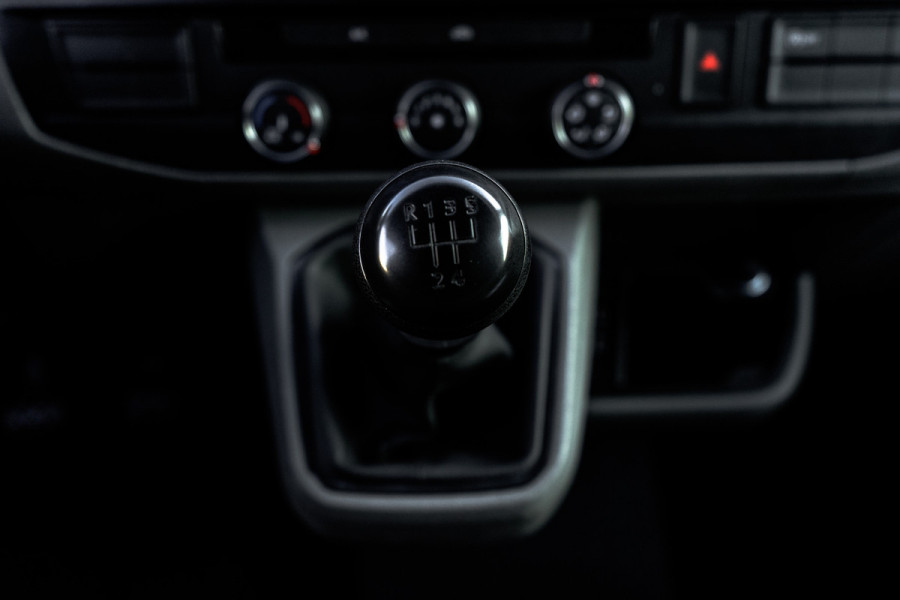 Volkswagen Transporter T6.1 2.0TDI | L2H1 | Airco | Cruise | Trekhaak