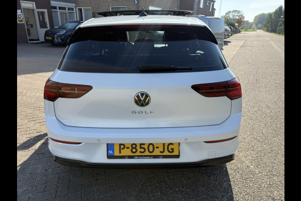 Volkswagen Golf 1.5 TSI Life Panoramadak, 18''Lmv, Winterpakket