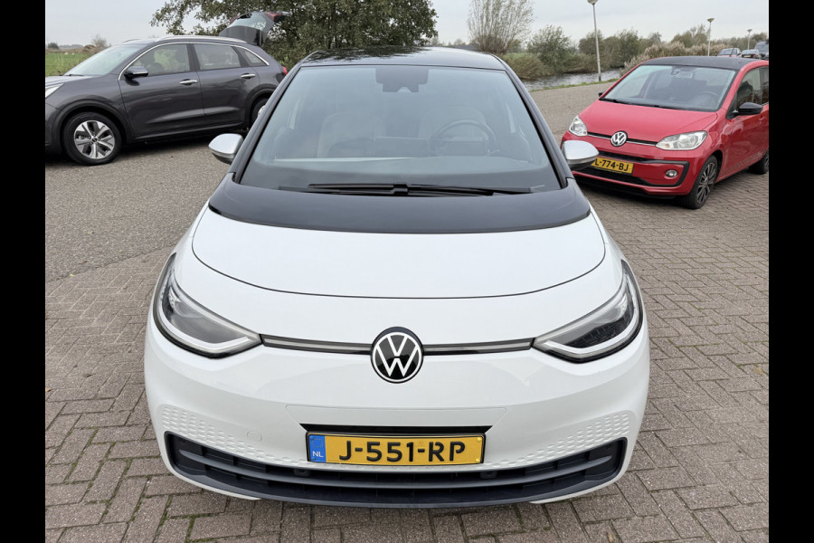 Volkswagen ID.3 First Plus 58 kWh SOH 91.6%,Camera, Trekhaak, 19''Lmv