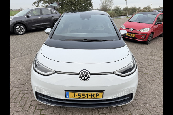 Volkswagen ID.3 First Plus 58 kWh SOH 91.6%,Camera, Trekhaak, 19''Lmv
