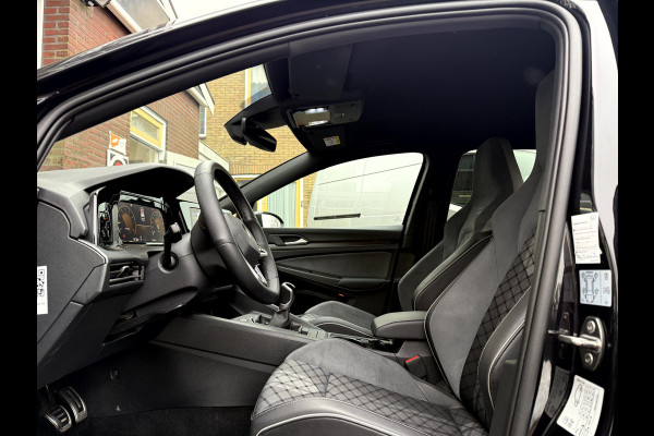 Volkswagen Golf Variant 1.5 TSI R-Line NL. Auto, Camera, Trekhaak, Virt. Display