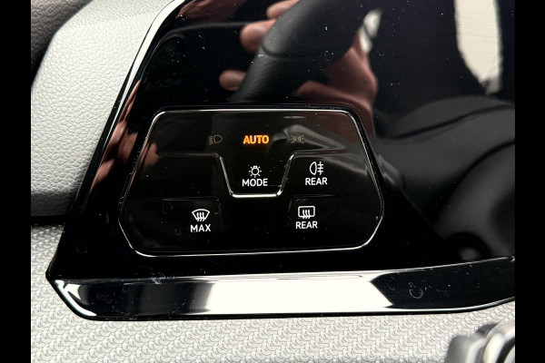 Volkswagen Golf Variant 1.5 TSI R-Line NL. Auto, Camera, Trekhaak, Virt. Display