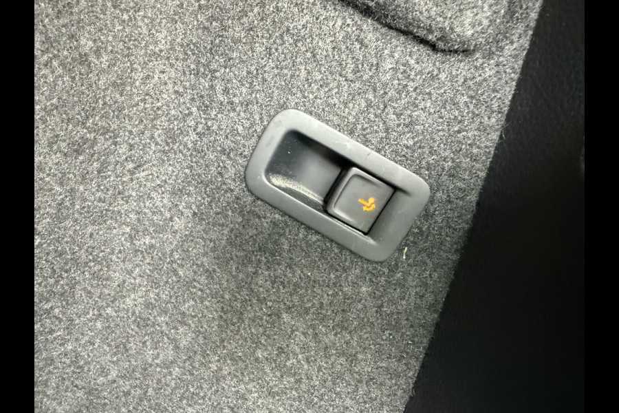 Škoda Karoq 1.5 TSI ACT Business Edition Trekhaak, Carplay/Android