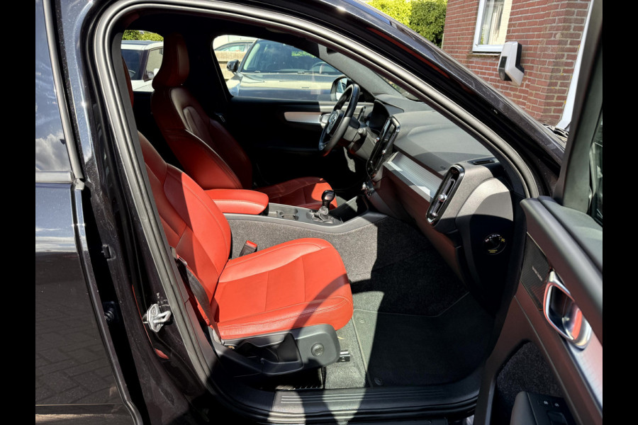 Volvo XC40 1.5 T3 Momentum Pro Panoramadak, Trekhaak, Camera