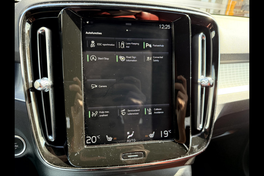 Volvo XC40 1.5 T3 Momentum Pro Panoramadak, Trekhaak, Camera