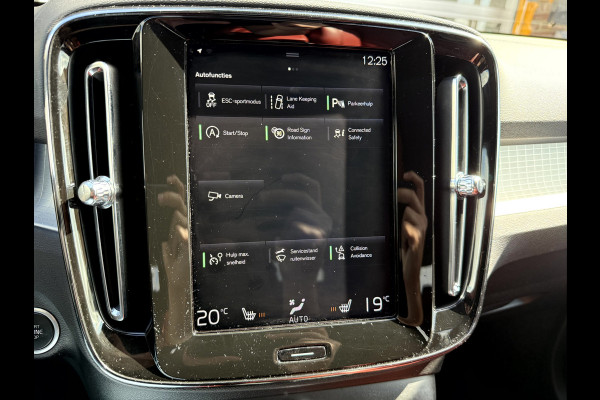 Volvo XC40 1.5 T3 Momentum Pro Panoramadak, Trekhaak, Camera