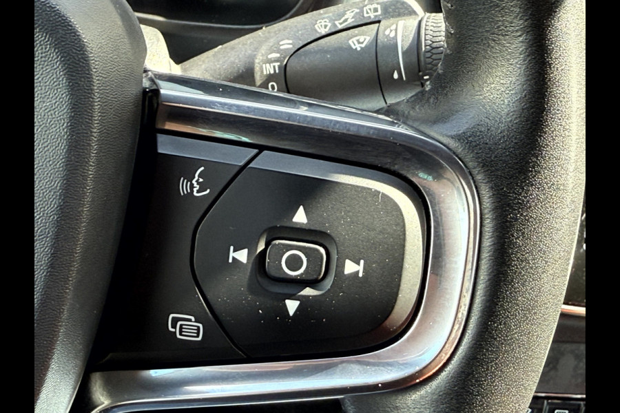 Volvo XC40 1.5 T3 Momentum Pro Panoramadak, Trekhaak, Camera