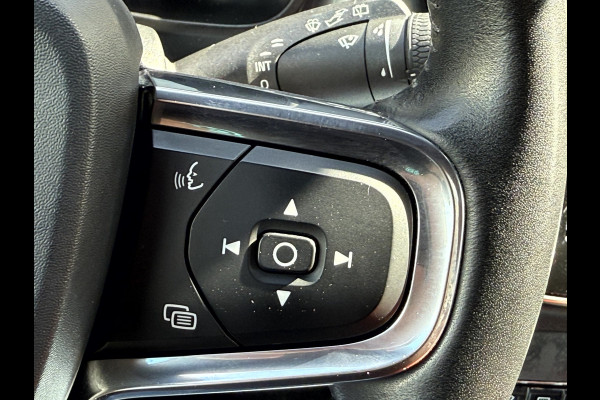 Volvo XC40 1.5 T3 Momentum Pro Panoramadak, Trekhaak, Camera