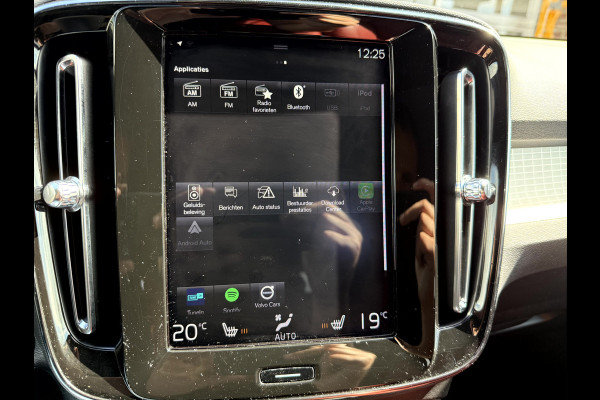 Volvo XC40 1.5 T3 Momentum Pro Panoramadak, Trekhaak, Camera