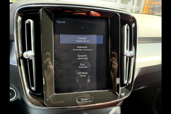 Volvo XC40 1.5 T3 Momentum Pro Panoramadak, Trekhaak, Camera