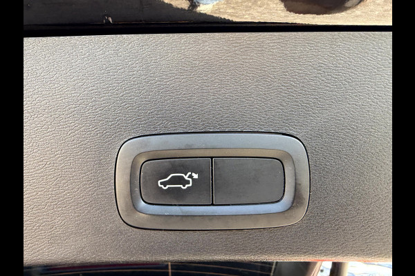 Volvo XC40 1.5 T3 Momentum Pro Panoramadak, Trekhaak, Camera