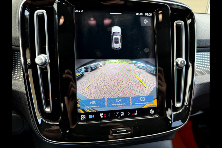 Volvo XC40 Recharge P8 AWD R-Design SOH 92.3%, Panoramadak, Camera, 19'Lmv