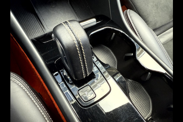 Volvo XC40 Recharge P8 AWD R-Design SOH 92.3%, Panoramadak, Camera, 19'Lmv