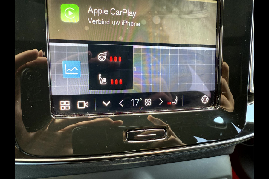 Volvo XC40 Recharge P8 AWD R-Design SOH 92.3%, Panoramadak, Camera, 19'Lmv