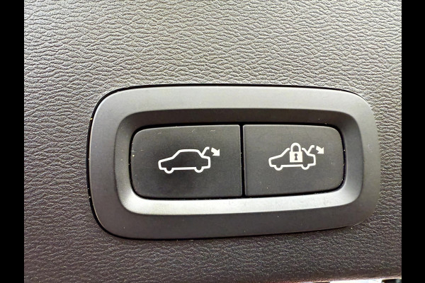 Volvo XC40 Recharge P8 AWD R-Design SOH 92.3%, Panoramadak, Camera, 19'Lmv