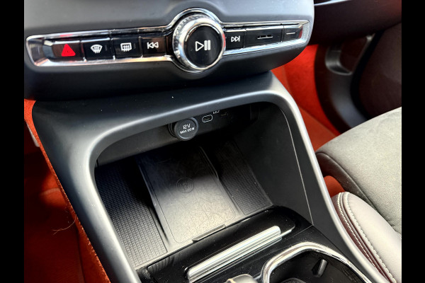 Volvo XC40 Recharge P8 AWD R-Design SOH 92.3%, Panoramadak, Camera, 19'Lmv