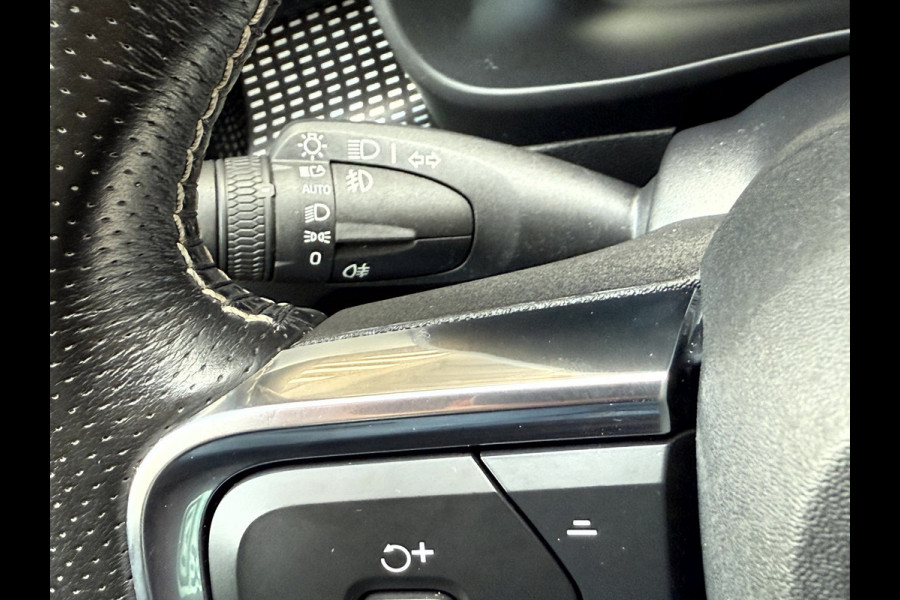 Volvo XC40 Recharge P8 AWD R-Design SOH 92.3%, Panoramadak, Camera, 19'Lmv