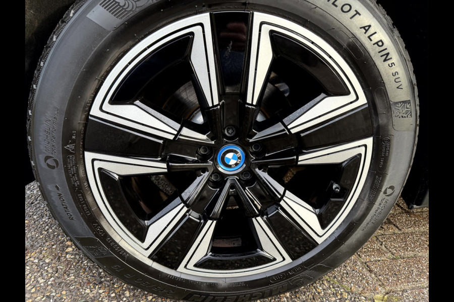 BMW iX3 Executive 80 kWh SOH 97.2%,  Panoramadak, Camera, Carplay/Android