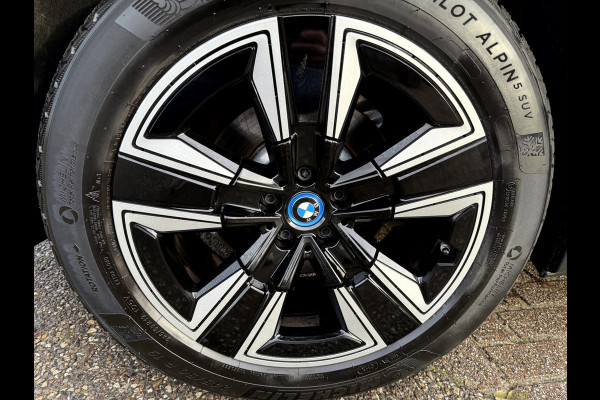 BMW iX3 Executive 80 kWh SOH 97.2%,  Panoramadak, Camera, Carplay/Android