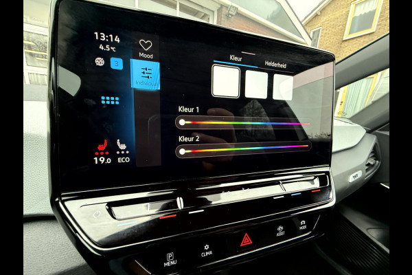 Volkswagen ID.3 First Plus 58 kWh SOH 90.7%, Camera, Trekhaak, 19''Lmv
