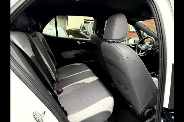 Volkswagen ID.3 First Plus 58 kWh SOH 90.7%, Camera, Trekhaak, 19''Lmv