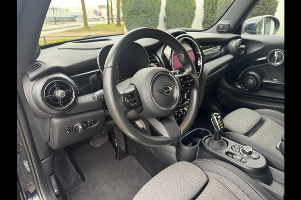 MINI Cooper SE Classic 33 kWh Head-Up Harman/Kardon Panoramadak . Neem contact op en we maken een afspraak!