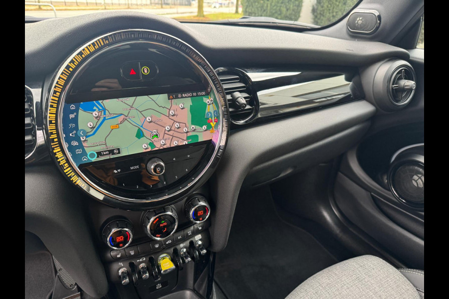 MINI Cooper SE Classic 33 kWh Head-Up Harman/Kardon Panoramadak . Neem contact op en we maken een afspraak!