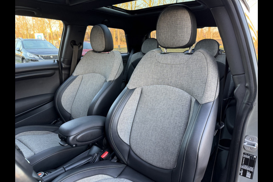MINI Mini 1.5 Cooper Chili Automaat / Carplay / Panoramadak / Navi / 17" LM /  PDC v+a