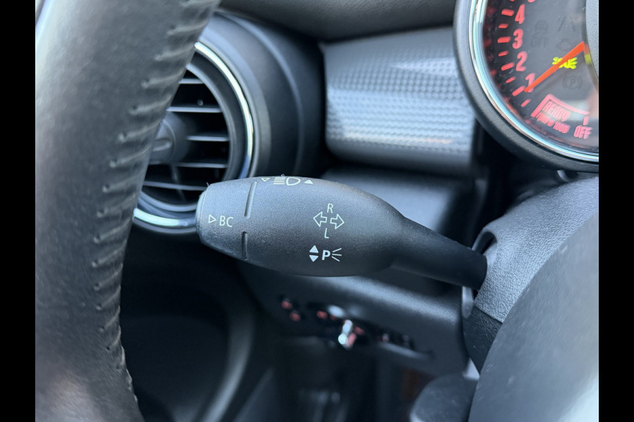 MINI Mini 1.5 Cooper Chili Automaat / Carplay / Panoramadak / Navi / 17" LM /  PDC v+a